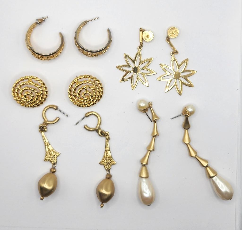 5-GOLD TONED PIERCED HEARRINGS: DANGLY-CRÈME LUCITE