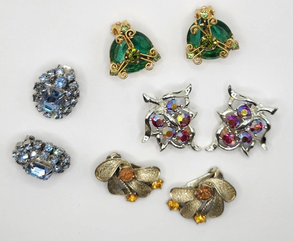 4-PAIRS OF VINTAGE RHINESTONE CLIP ON EARRINGS (1 of 5)