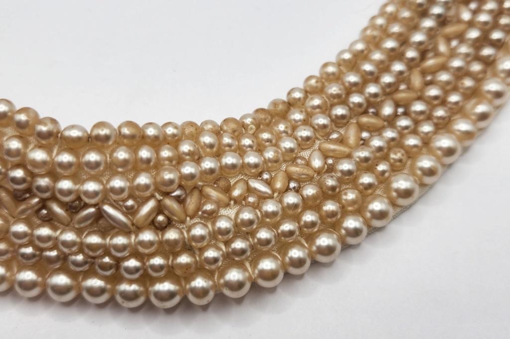 VINTAGE FAUX PEARL FELT NECKLACE/CHOKER: REGISTER TO BID TODAY!