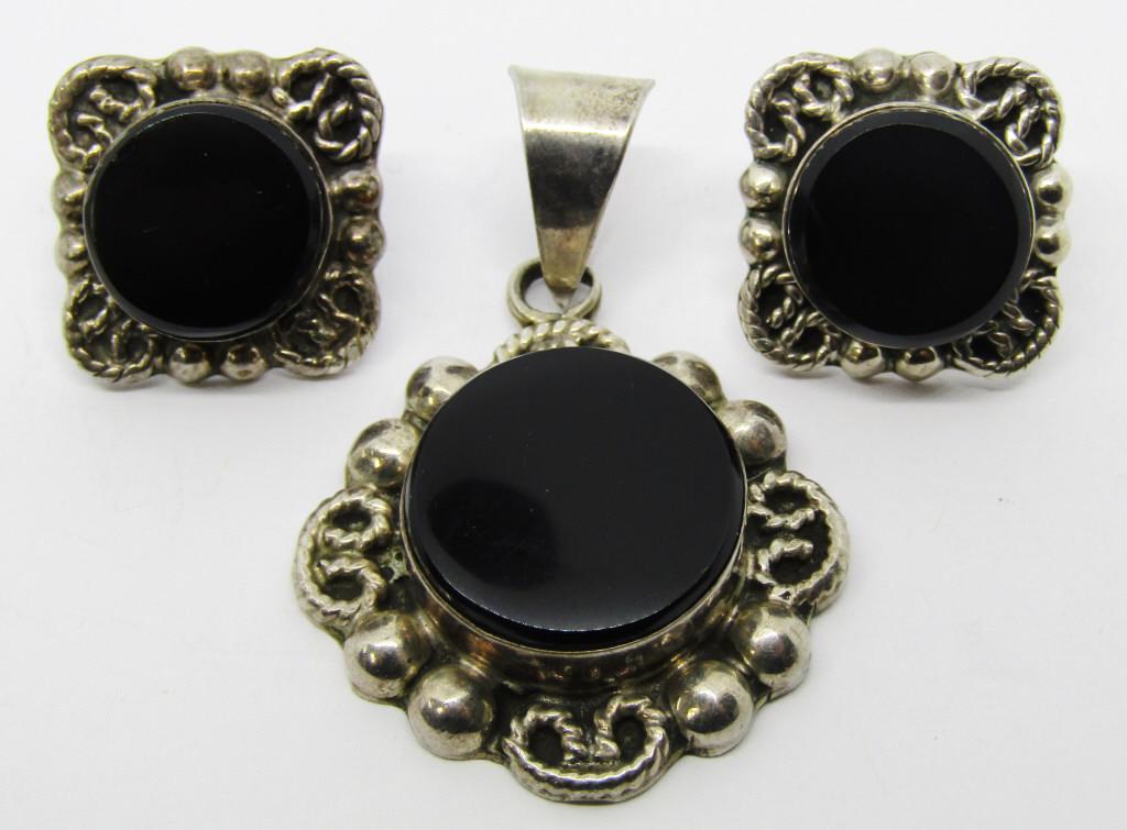 SET! MEXICO STERLING PENDANT WITH BLACK ONYX (1 of 5)
