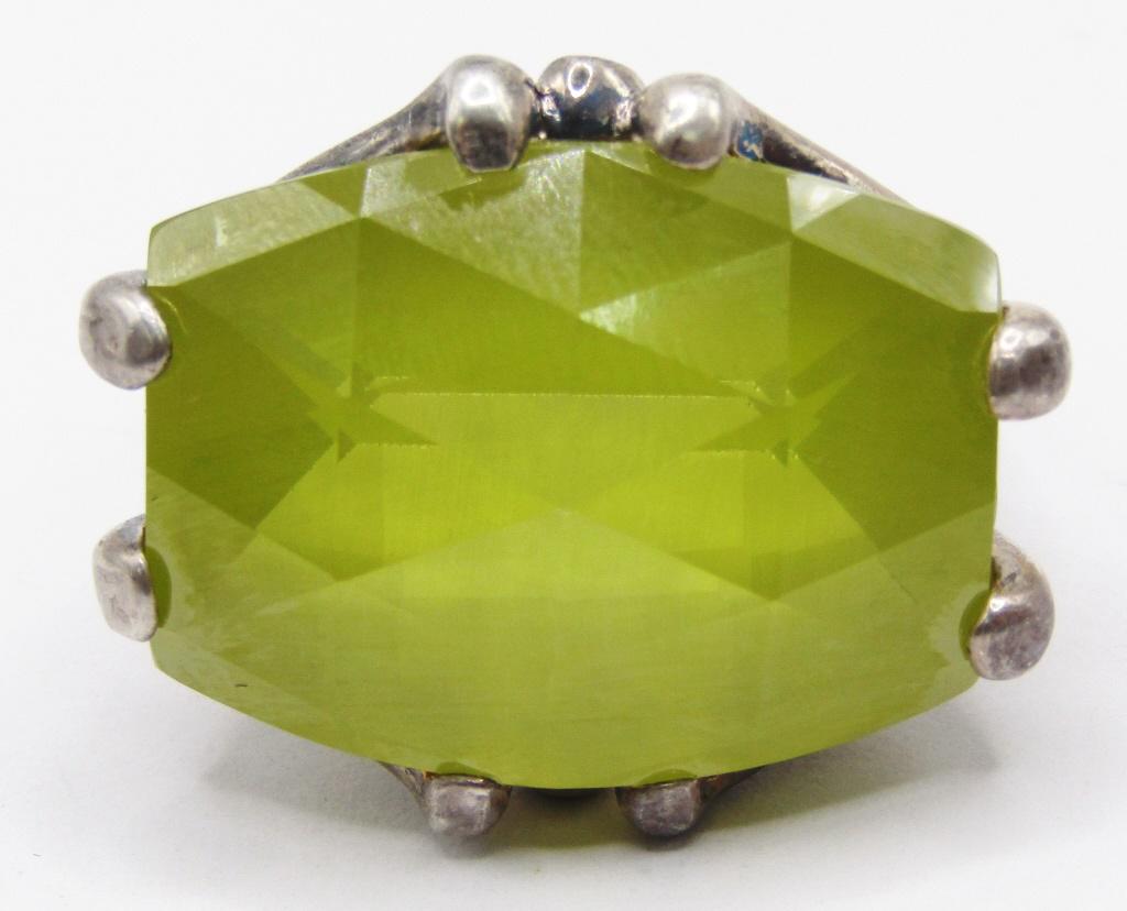 LARGE! STERLING FASHION RING WITH GREEN (1 of 3)