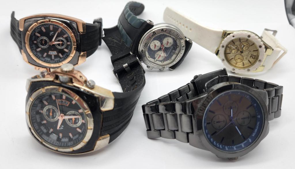 5-MEN'S FASHION CHRONOGRAPH WRISTWATCHES: (1 of 12)