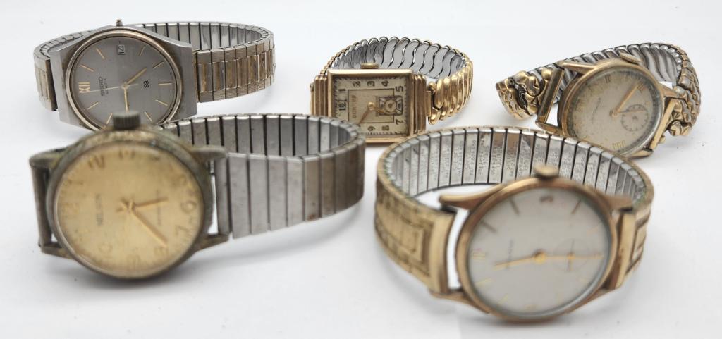 5-GOLD TONED MEN'S VTG WRISTWATCHES: BULOVA-: SEIKO CALENDAR-NELSON AUTOMATIC-BENRUS-WHITTNAUER-ALL WATCHES UNTESTED