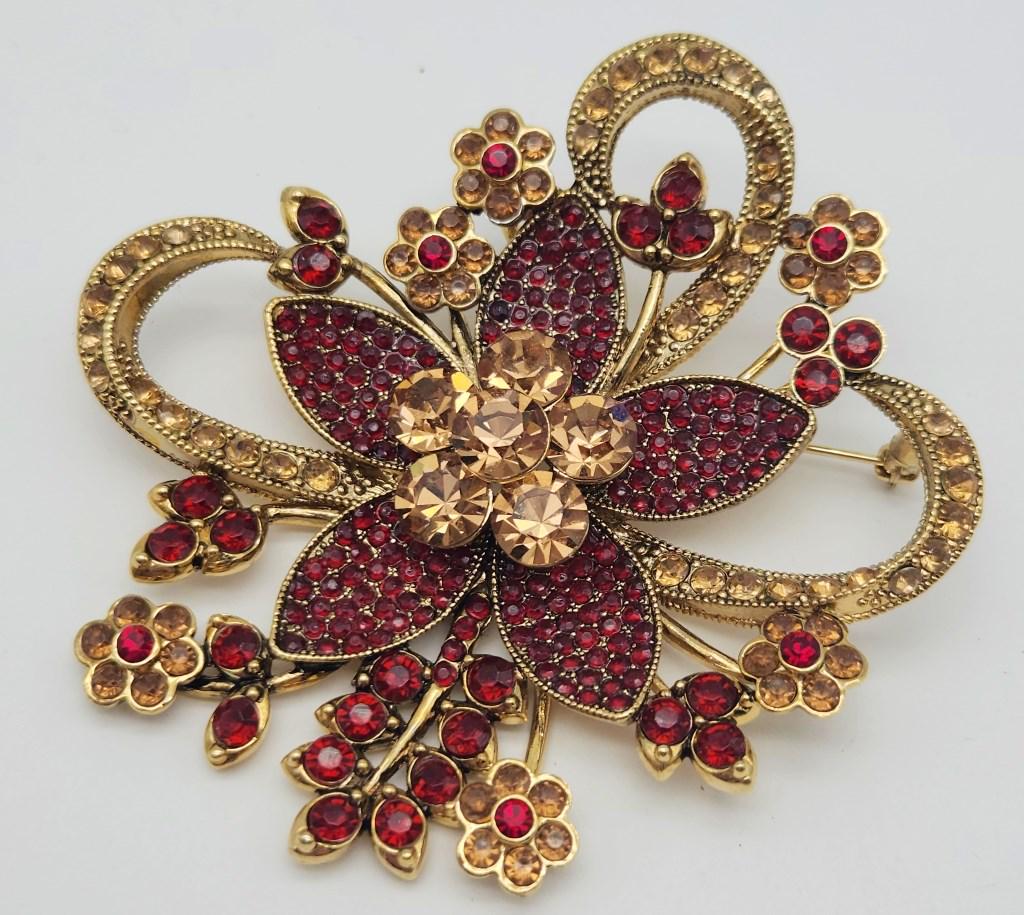 VINTAGE AVON 35 YEARS ANNIVERSARY FLOWER (1 of 2)