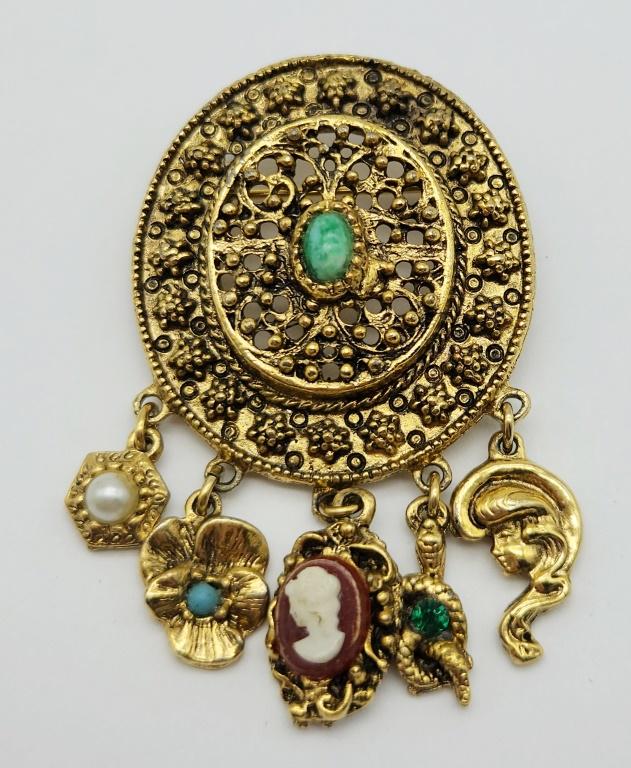 VINTAGE GOLD TOEND BROOCH WITH GREEN: MARBLE LUCITE CENTER & DANGLY DASSLES-CAMEO-FAUX PEARL