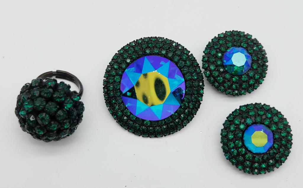 SET! VTG WEISS EMRALD GREEN RHINESTONE DOME (1 of 5)