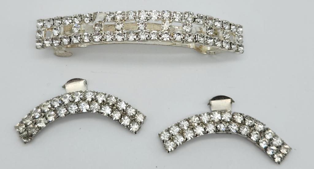 SILVER TONED RHINESTONE BARETTE PLUS: (1)PAIR OF RHINESTONE SHOE CLIPS