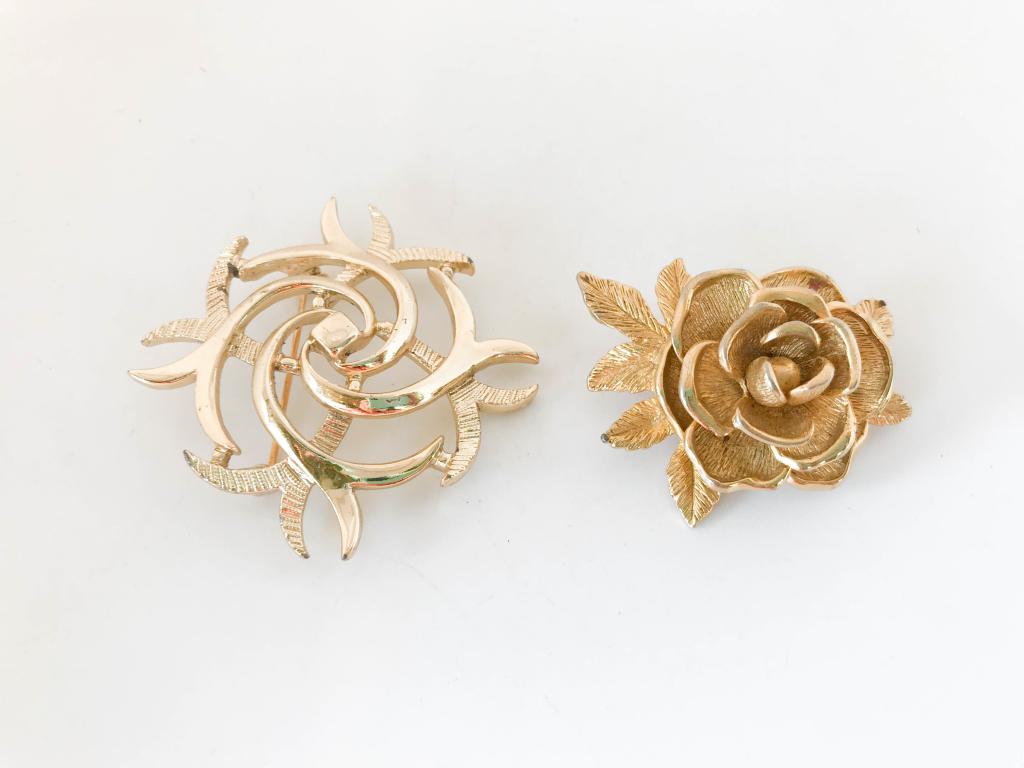 2 SARAH COVENTRY BROOCH (1 of 2)