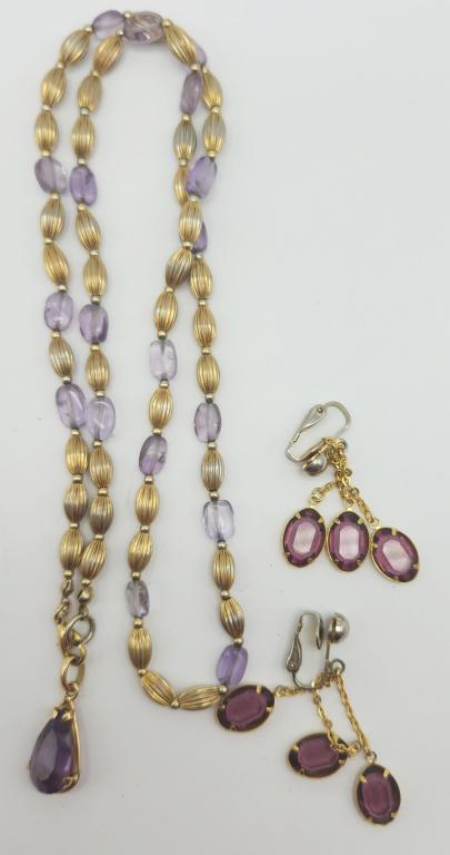 VINTAGE GOLD TONED BEADED NECKLACE WITH LIGHT (1 of 3)