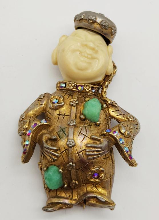 VINTAGE HAR GOLD TONED BUDA BROOCK WITH: LUCITE AND RHIENSTONES