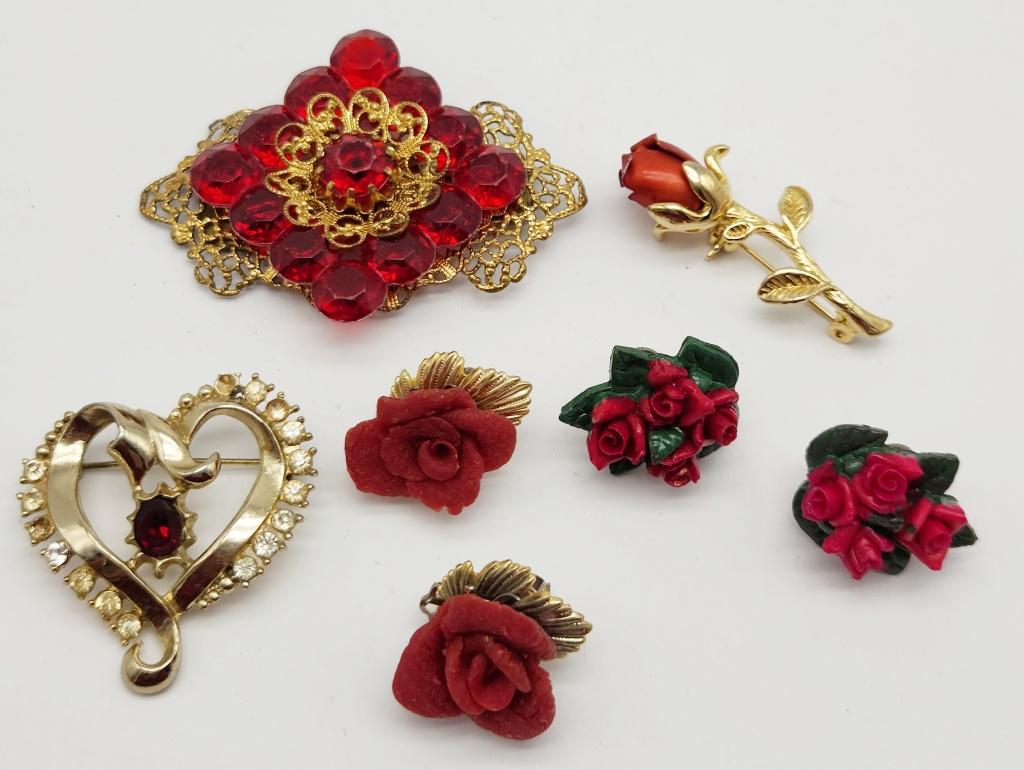 VINTAGE GOLD TONED JEWELRY LOT: (2)PAIRS (1 of 3)