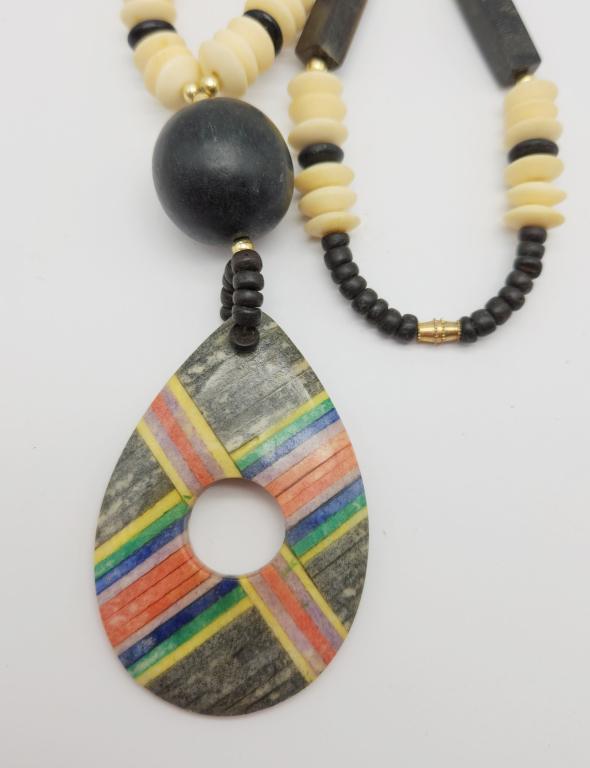 RETRO BLACK AND WHITE BEADED NECKLACE WITH (1 of 3)