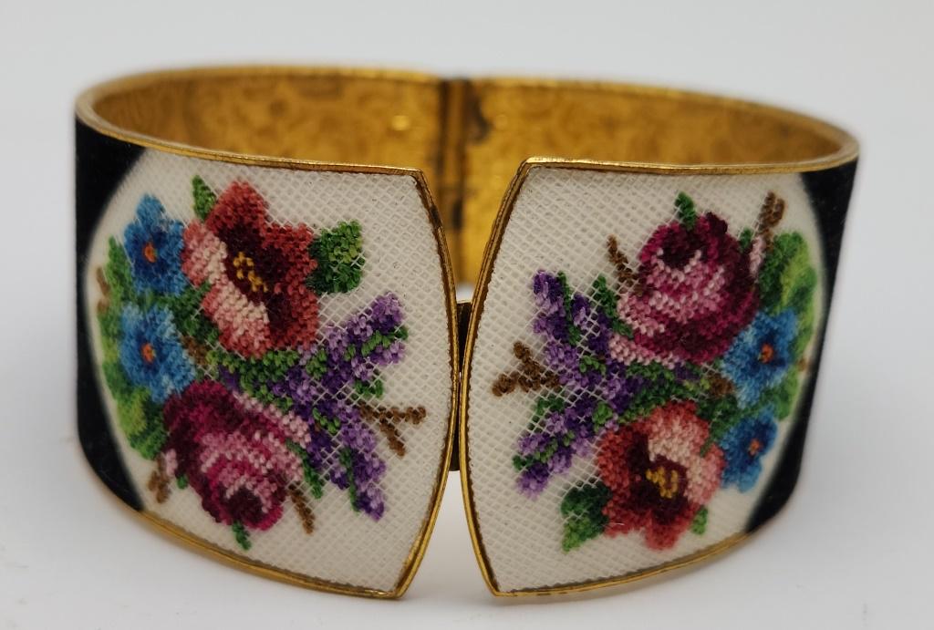 VINTAGE GOLD TONED HINGED CUFF WITH CROSS (1 of 3)