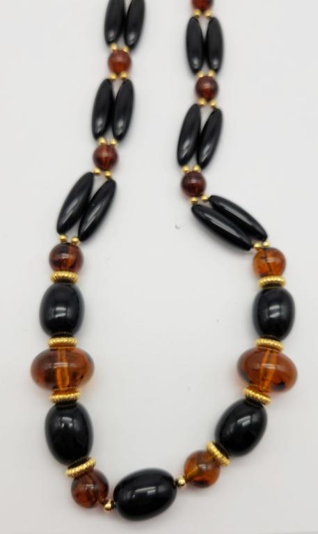 VINTAGE TRIFARI BLACK & BALTIC AMBER NECKLACE: LOOKS NEW!