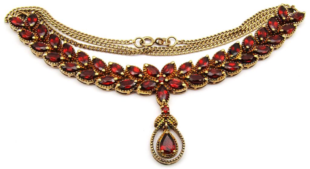 VINTAGE GOLD TONED NECKLACE WITH RUBY (1 of 4)