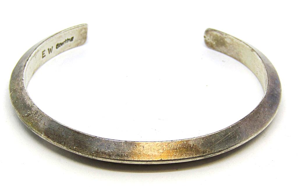 "EW" MARKED CUFF (1 of 3)