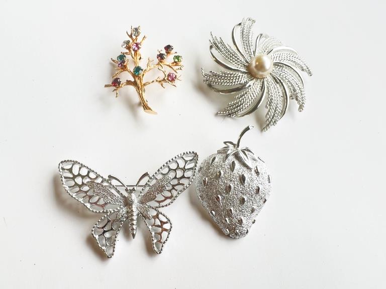 4 SARAH COVENTRY BROOCHES (1 of 2)