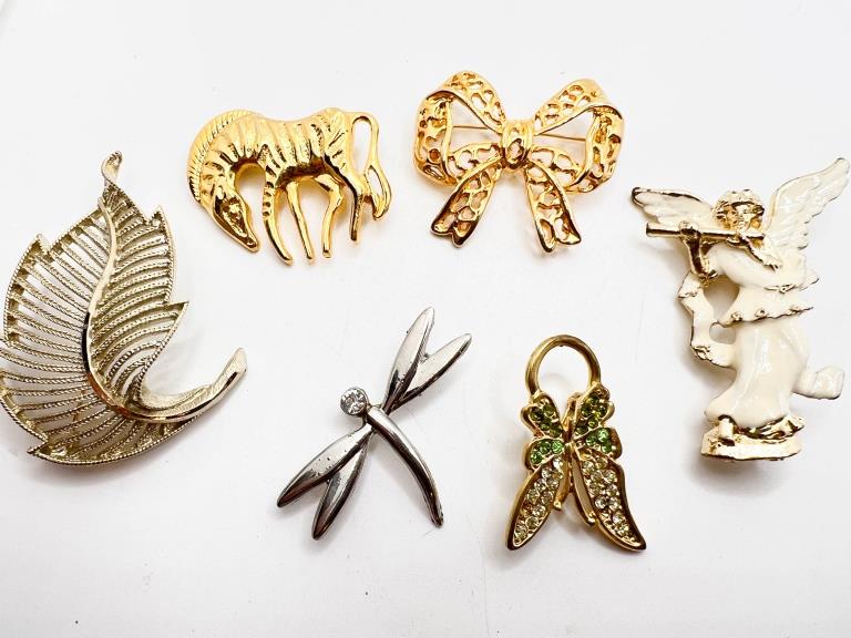 BROOCH ASSORTMENT LOOK !!! (1 of 2)