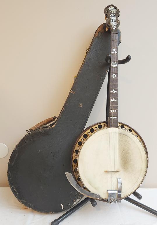 PARAMOUNT STYLE B Wm L. LANGE BANJO (1 of 6)