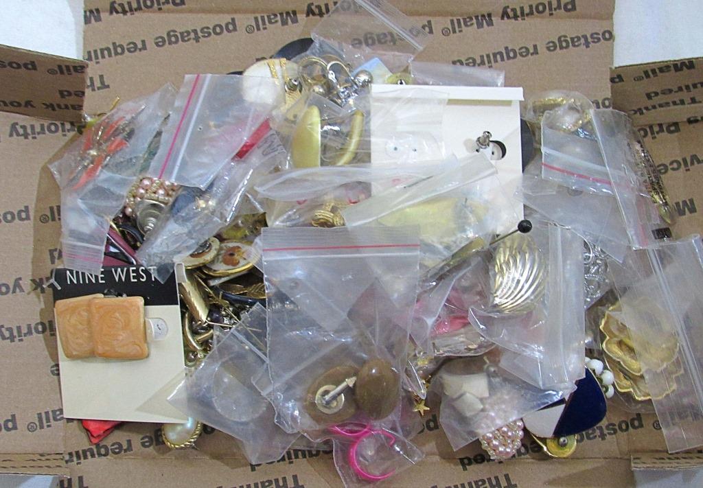 BULK EARRINGS LOT (1 of 1)