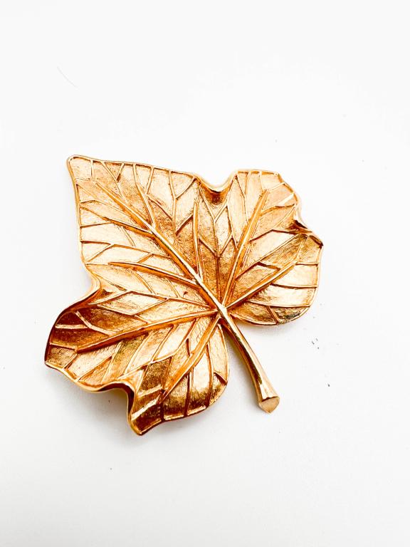 TRIFARI CROWN BROOCH (1 of 2)