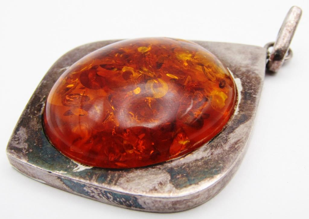LARGE! VTG STERLING BALTIC AMBER PENDANT (1 of 4)