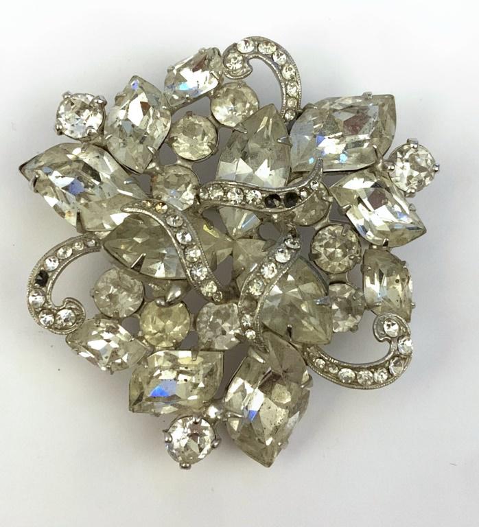 WEISS BROOCH- MISSING STONES (1 of 3)