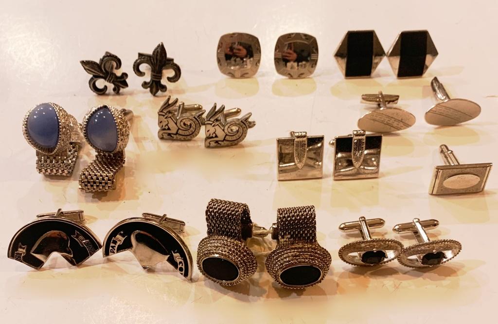 LOT OF SILVER TONE CUFF LINKS (1 of 2)