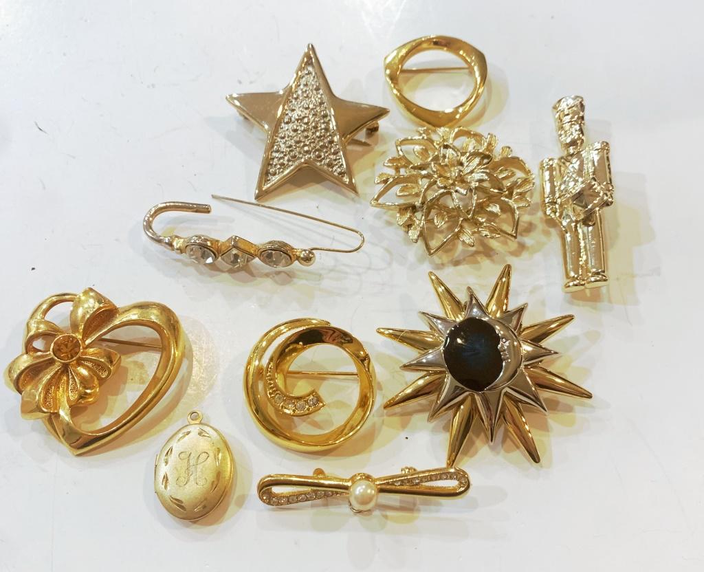 9 BROOCHES INC AVON SARAH, LC AND MORE (1 of 2)