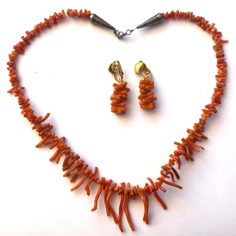 TRIFARI NECKLACE & EARRINGS: BID TODAY!!!