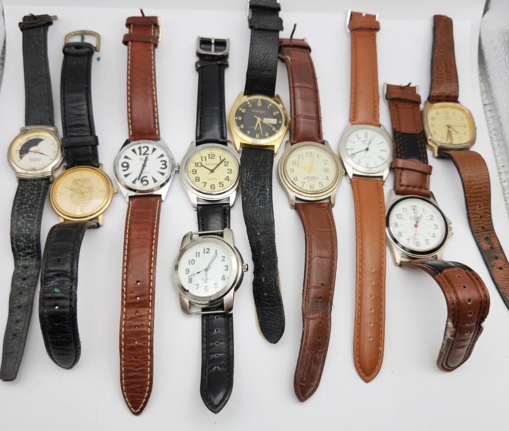 10-VTG MEN'S WRISTWATCHES WITH LEATHER BANDS: TIMEX QUARTZ DAY DATE-WRANGLER DAY DATE-ADVANCE QUARTZ MOON PHASE-WR 100 100FT CALANDAR-WALTHAM-QUARTZ-ALL WATCHES UNTESTED