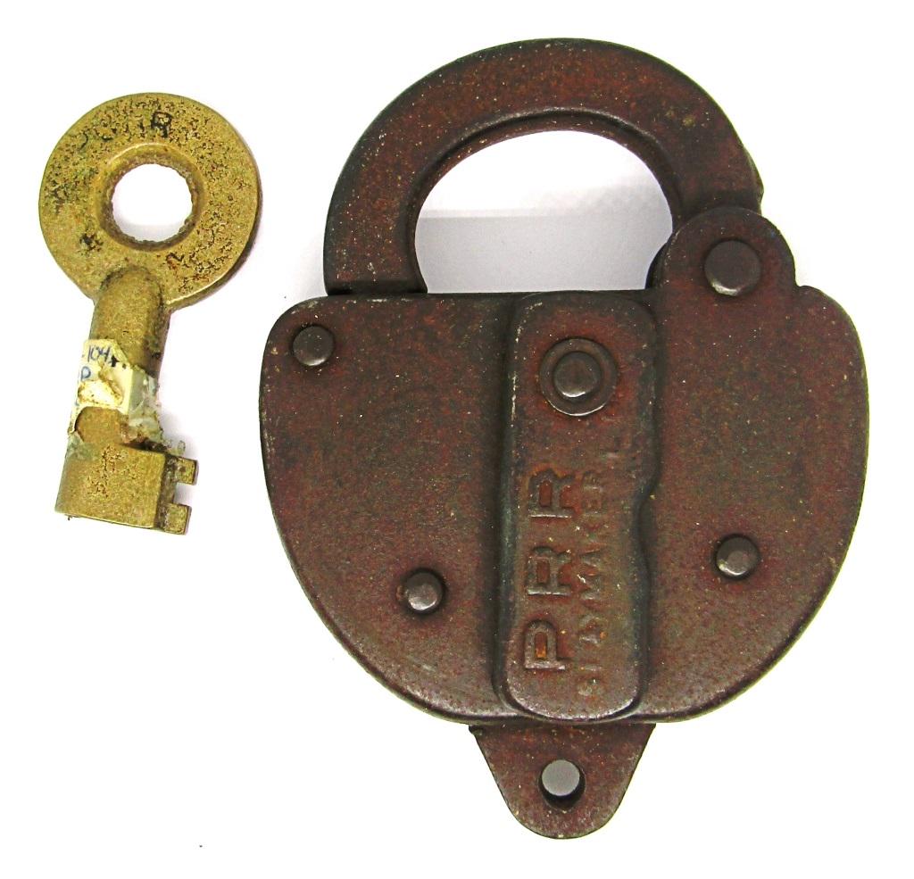 ANTIQUE PADLOCK RAILWAY LOCK & KEY (1 of 3)