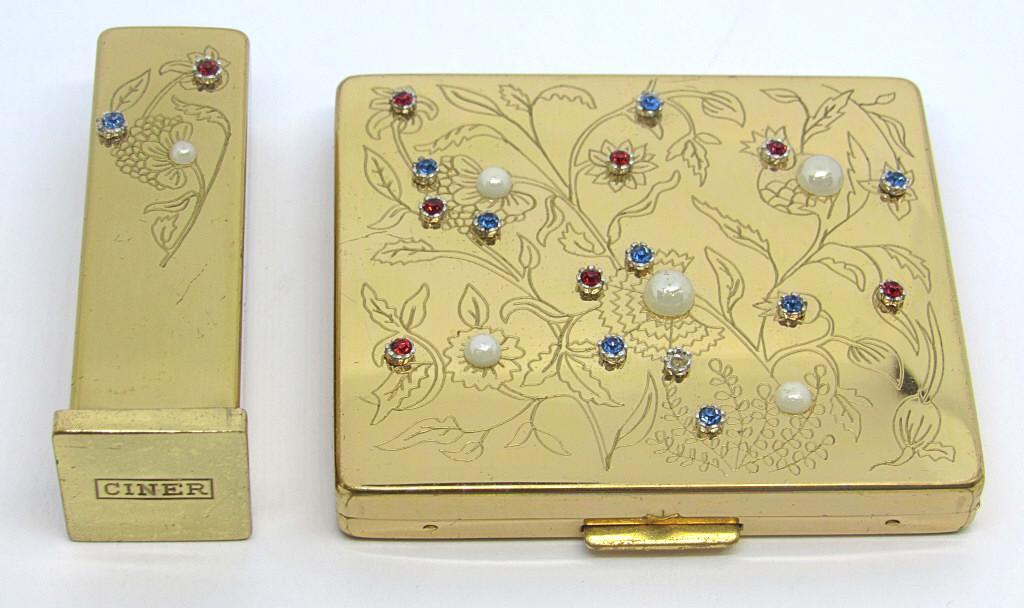 VINTAGE CINER COMPACT TRAVEL SET in CASE (1 of 6)