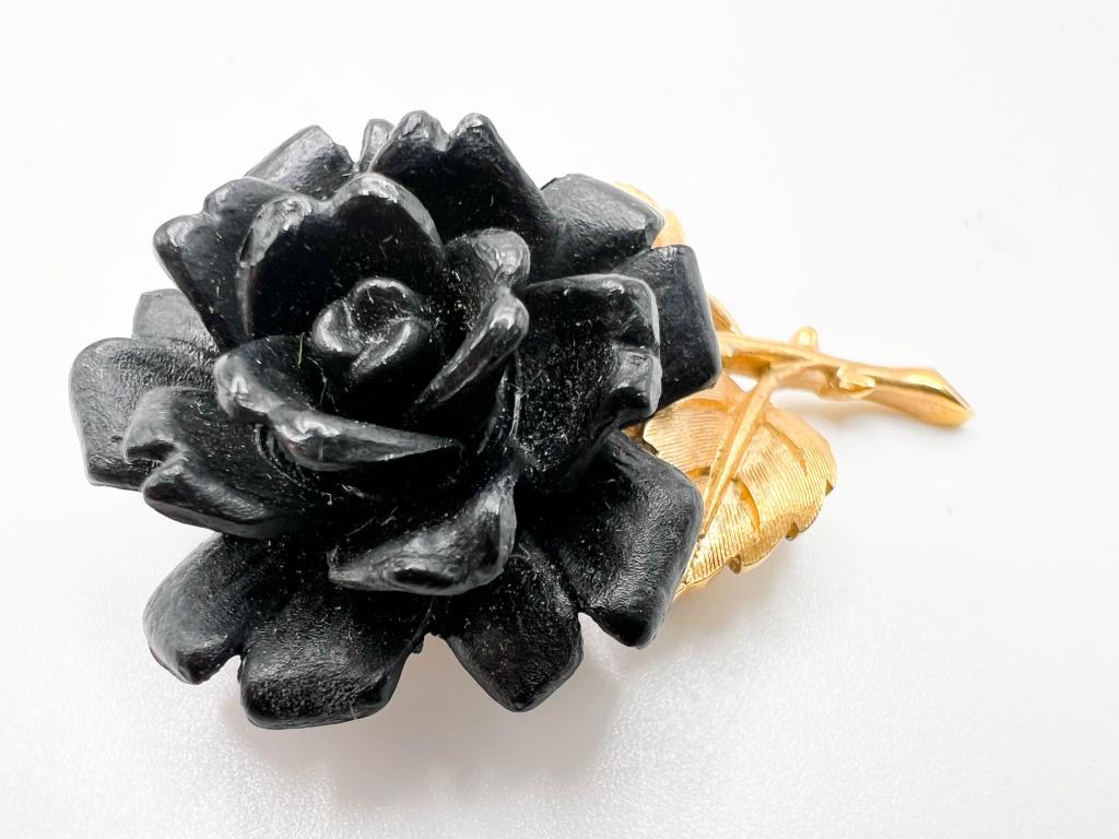TRIFARI CROWN BLACK FLORAL BROOCH: TRIFARI CROWN BLACK FLORAL BROOCH