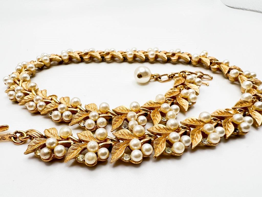 TRIFARI LEAF AND BERRY NECKLACE: TRIFARI LEAF AND BERRY NECKLACE