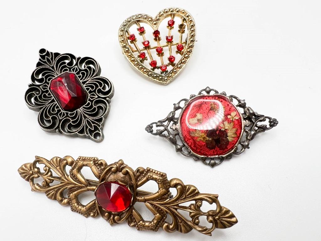 1 C CLASP + OLD BROOCHES (1 of 3)