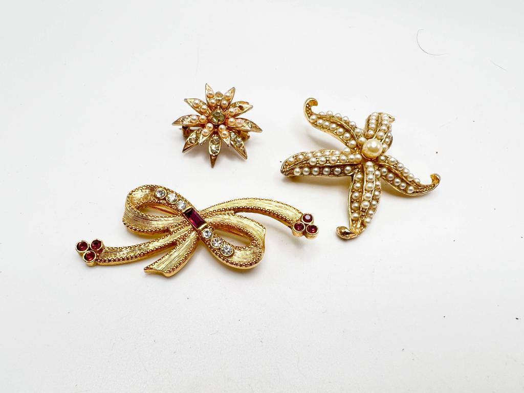 STARFISH , STAR, BOW BROOCH: STARFISH, BOW, STAR BROOCHES , FAST IN HOUSE SHIPPING