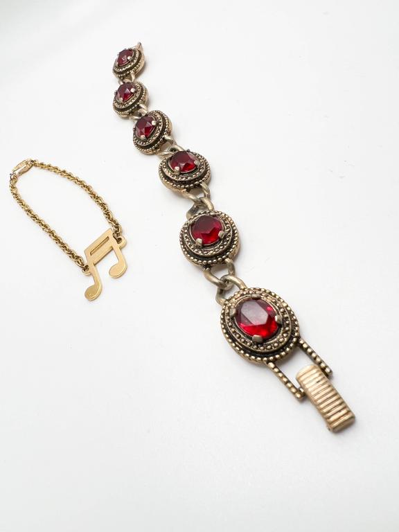 AMAZING RUBY RED BRACELET (1 of 2)