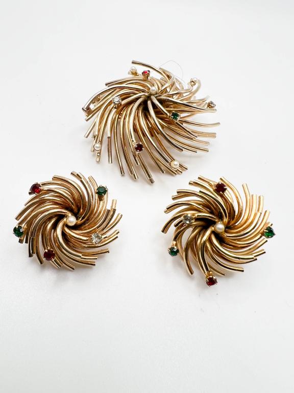 BERGERE BROOCH SET: BERGERE BROOCH MATCHING COLOR STONE SET BROOCH AND EARRINGS SWIRLS WITH SMALL DELICATE STONES