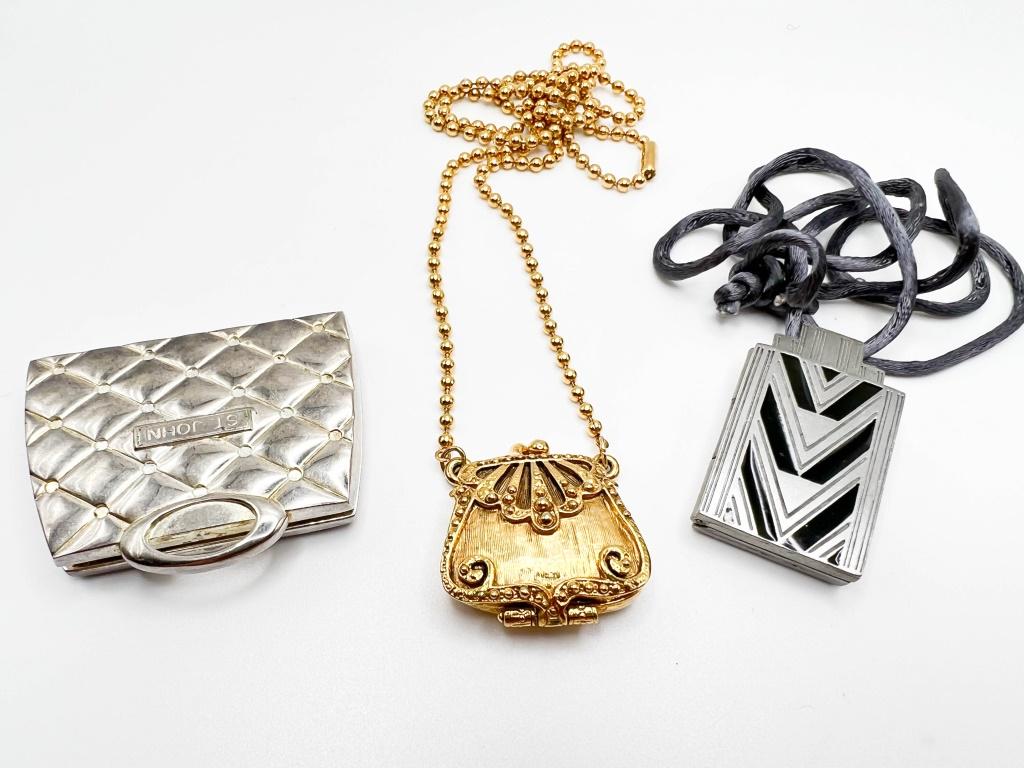 CACHET, PURSE, COMPACT (1 of 4)