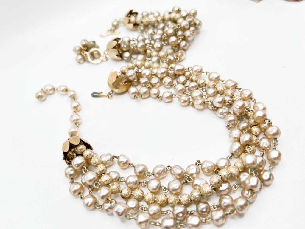 NECKLACE BRACELET SET BEADED (1 of 2)