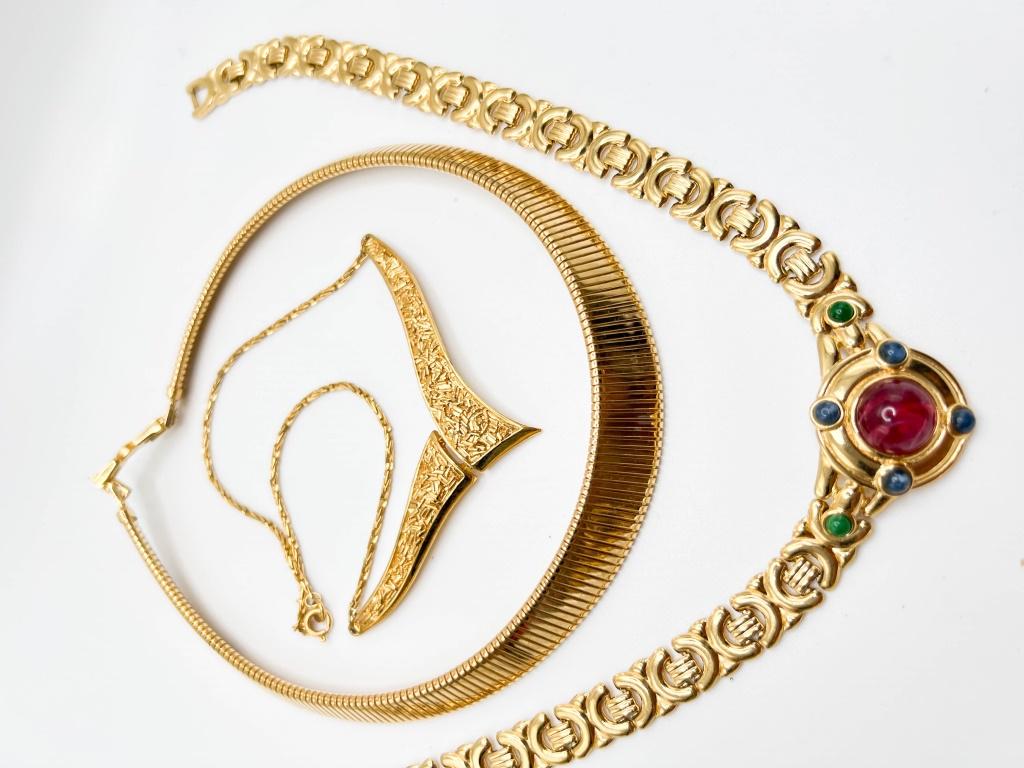 2 TRIFARI , 1 MONET CHOKER (1 of 3)