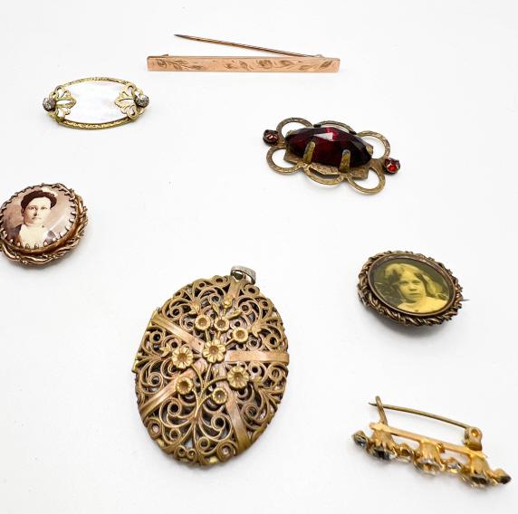 ANTIQUE? COLLECTION (1 of 2)