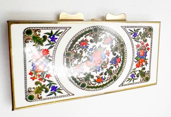 BEAUTIFUL FLORAL PILL DISPENSER: W/ DAILY DIVIDERS, VINTAGE, GOLD TONE, RED, BLUE WHITE