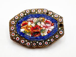 CLO       C-CLASP BROOCH (1 of 3)