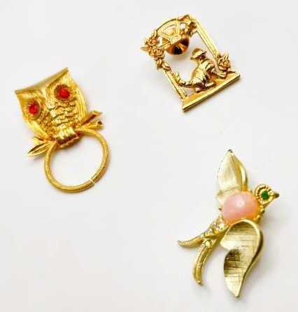 BIRD JELLY BELLY? OWL CAT BROOCHES (1 of 2)