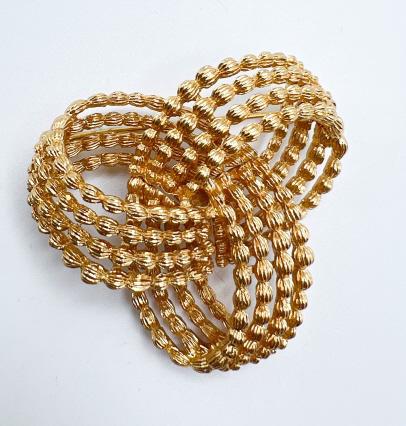 MONET GOLD TONE BROOCH: BID TODAY!