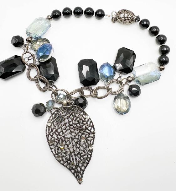 BOLD STATEMENT NECKLACE W DANGLE (1 of 1)