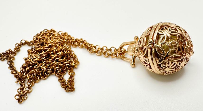 STUNNING FILIGREE PENDANT BELL (1 of 5)