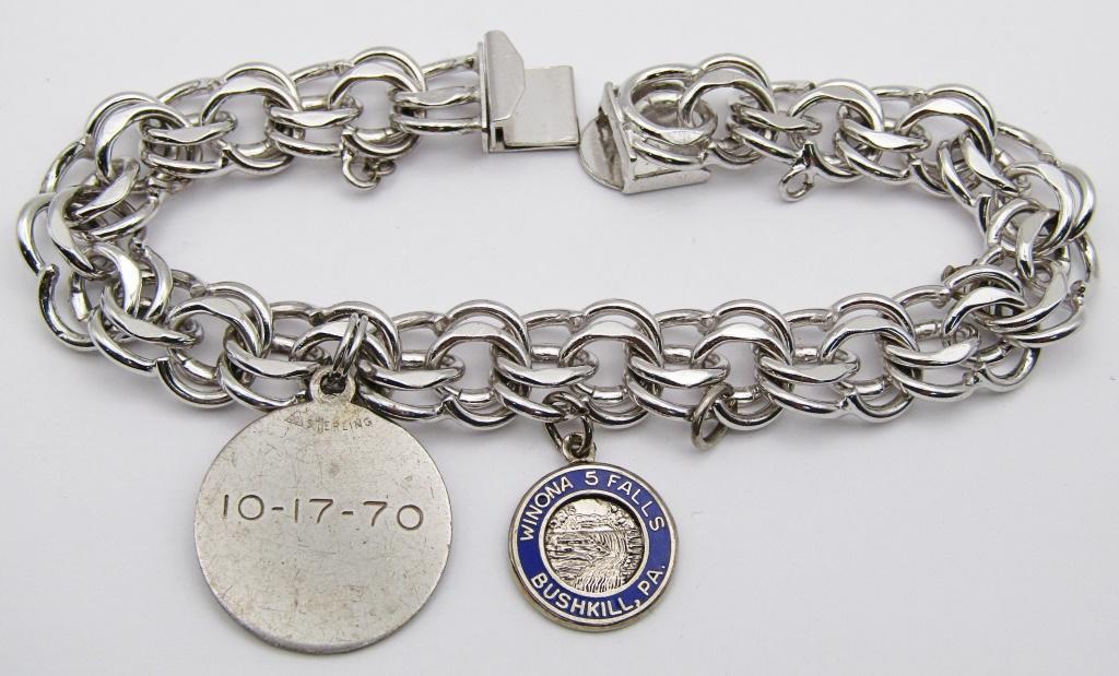 STERLING 8 INCHES CHARM BRACELET WITH (2)CHARMS: TOTAL 21 DWT